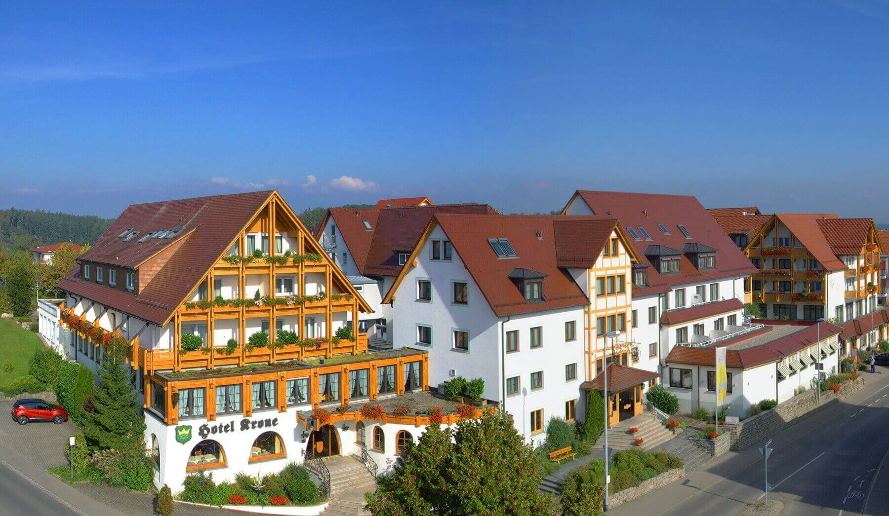 Hotel am Bodensee Wellnesshotel mit Pool, Innenpool, Halbpension Angebote in Friedrichshafen - Ringhotel Krone in Schnetzenausen